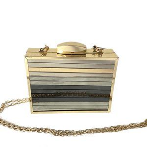 NWT INC INTERNATIONAL CONCEPTS REGINNA METALLIC CLUTCH WITH STRAP